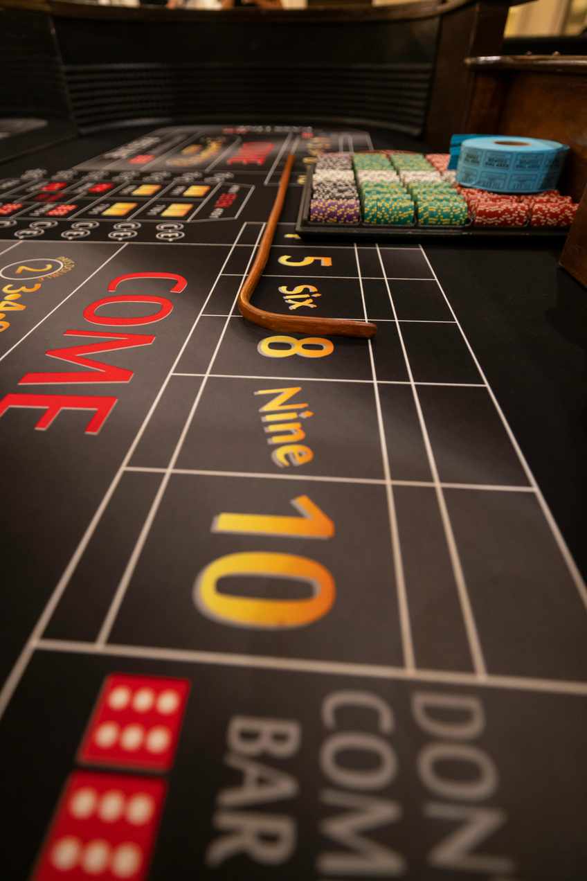 Do Lucky Charms Influence Casino Roulette? Exploring Superstition and Strategy